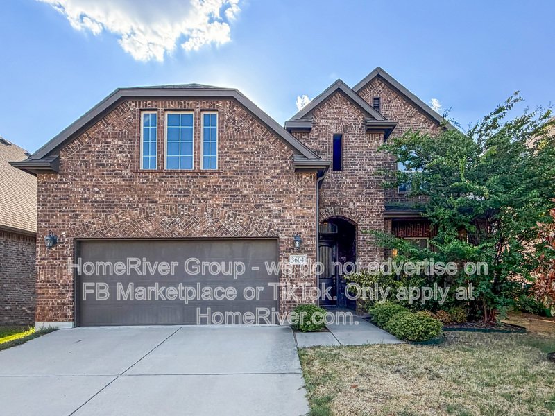 SS Appliances | Fenced Yard | Garage Parking | Denton ISD property image