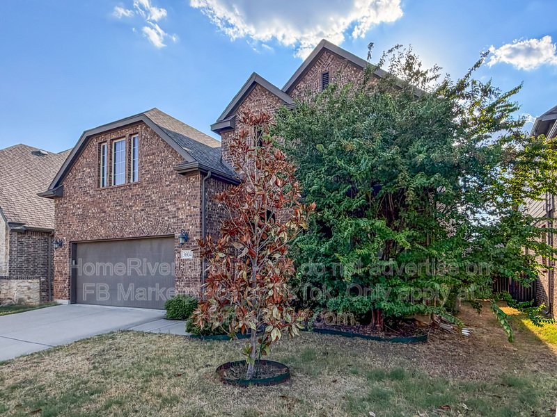 SS Appliances | Fenced Yard | Garage Parking | Denton ISD property image