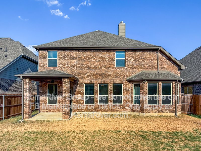 SS Appliances | Fenced Yard | Garage Parking | Denton ISD property image