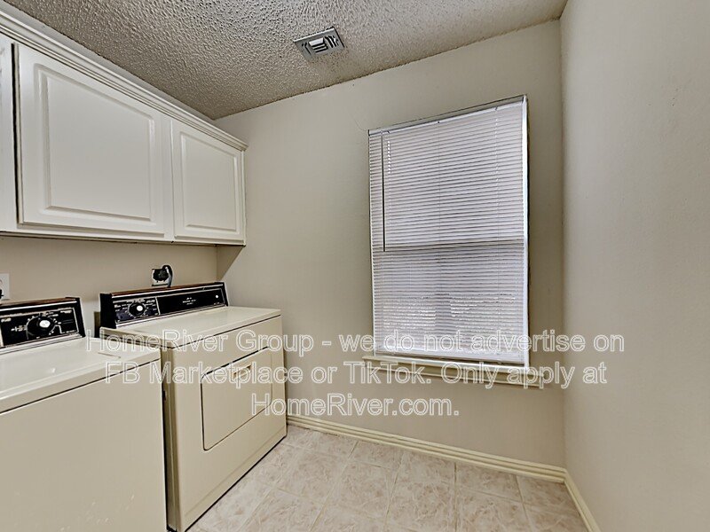 Privacy Fence | Covered Patio | Garage Parking | Dallas ISD property image