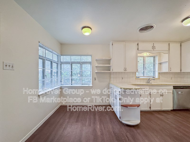 Spacious Yard | Covered Porch | New Paint | Dallas ISD property image