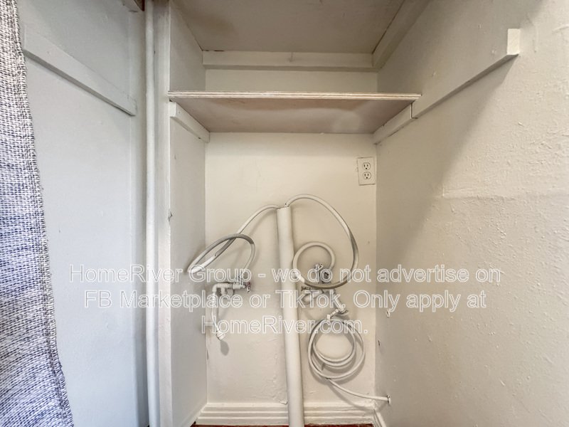 Spacious Yard | Covered Porch | New Paint | Dallas ISD property image