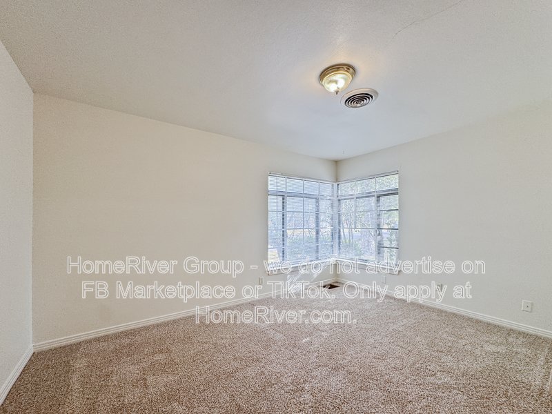 Spacious Yard | Covered Porch | New Paint | Dallas ISD property image