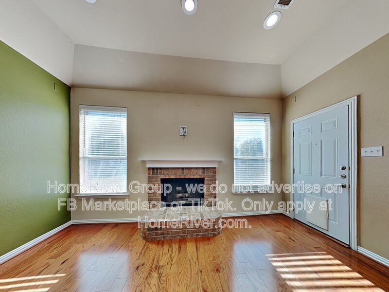 charming 4-bedroom, 2.5-bathroom home in Grand Prairie property image