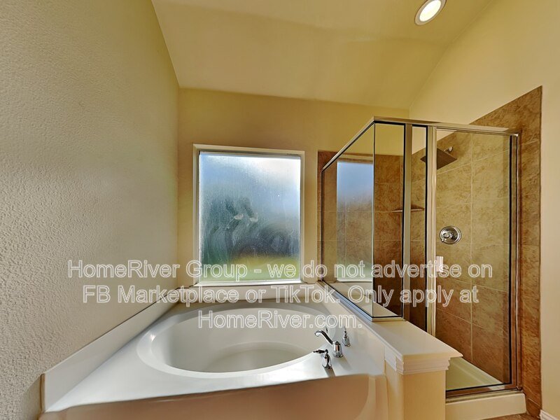 charming 4-bedroom, 2.5-bathroom home in Grand Prairie property image
