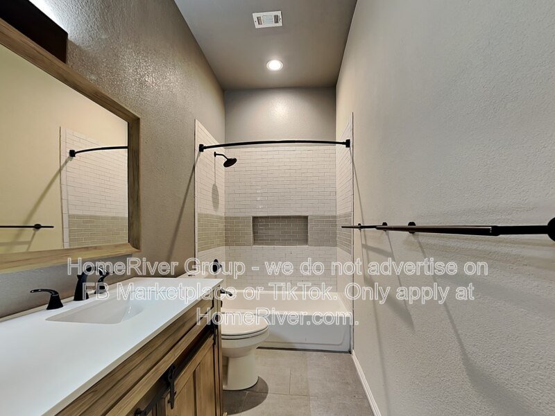 charming 4-bedroom, 2.5-bathroom home in Grand Prairie property image