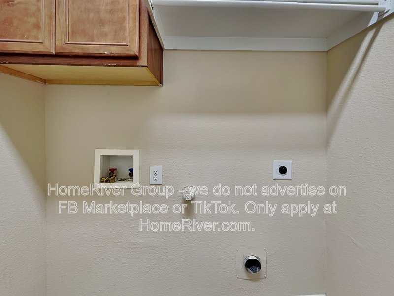charming 4-bedroom, 2.5-bathroom home in Grand Prairie property image