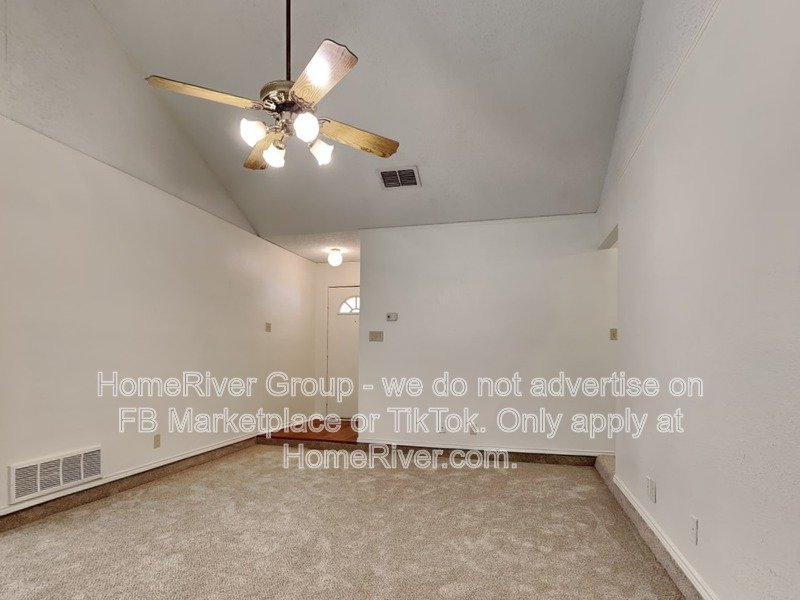 Cozy 3/2/2 home in Stonebrook Estates. property image