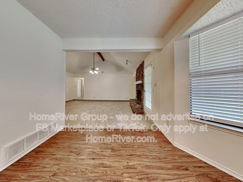 Cozy 3/2/2 home in Stonebrook Estates. property image