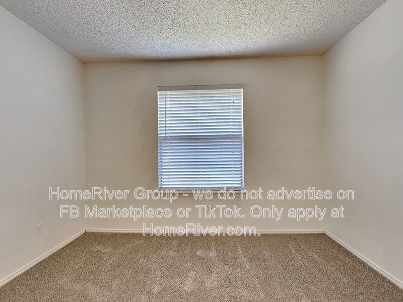 Cozy 3/2/2 home in Stonebrook Estates. property image