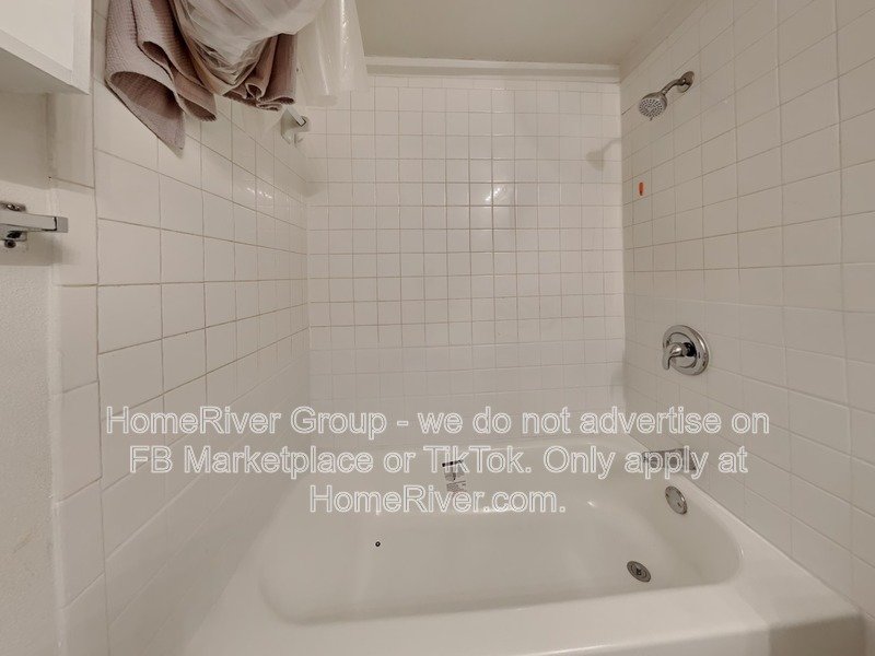 Cozy 3/2/2 home in Stonebrook Estates. property image