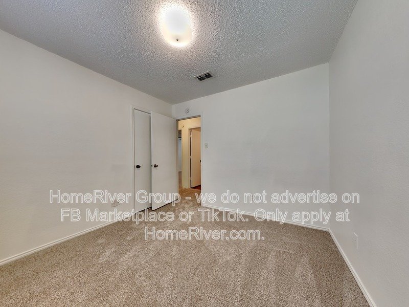 Cozy 3/2/2 home in Stonebrook Estates. property image