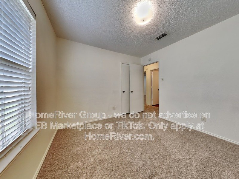 Cozy 3/2/2 home in Stonebrook Estates. property image
