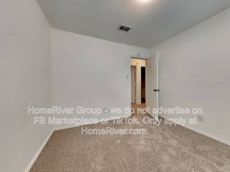Cozy 3/2/2 home in Stonebrook Estates. property image