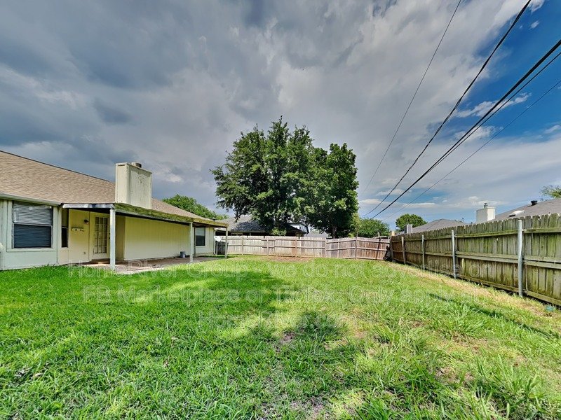Cozy 3/2/2 home in Stonebrook Estates. property image