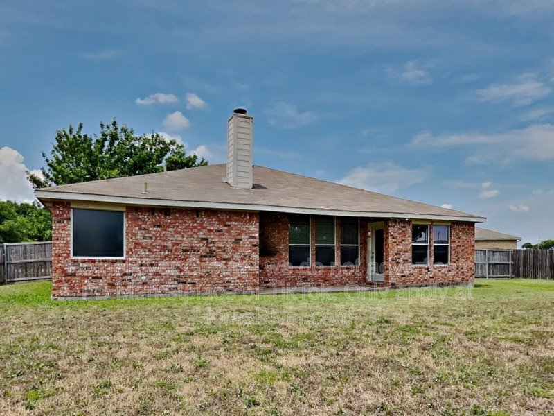 Celina ISD - Oversized backyard - Large Primary Closet property image