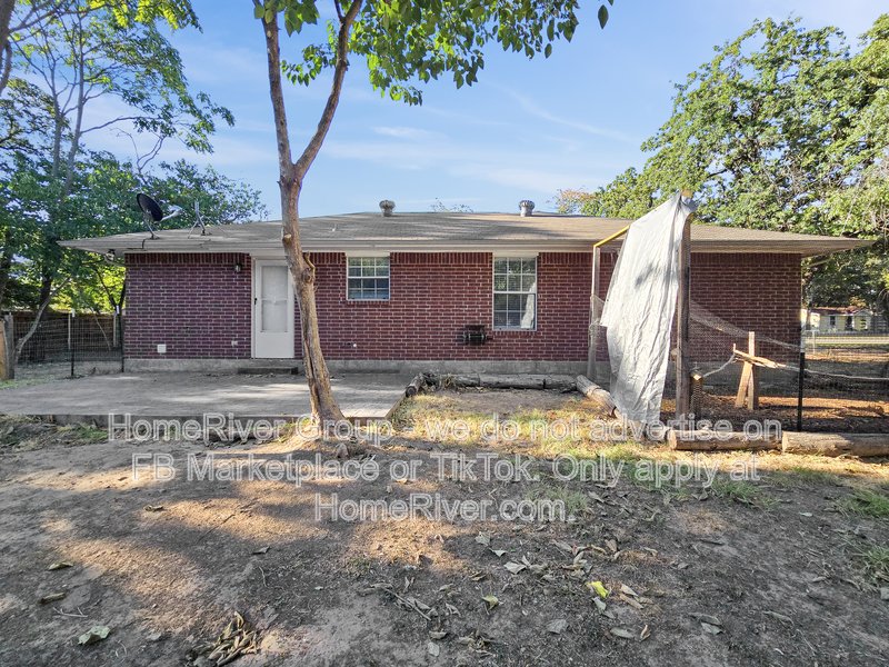 Freshly Remodeled with Huge Backyard!! property image