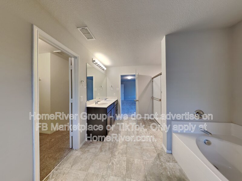 6256 Topsail Dr property image