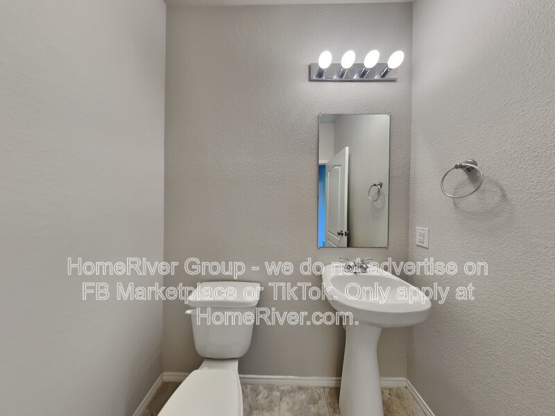 6256 Topsail Dr property image