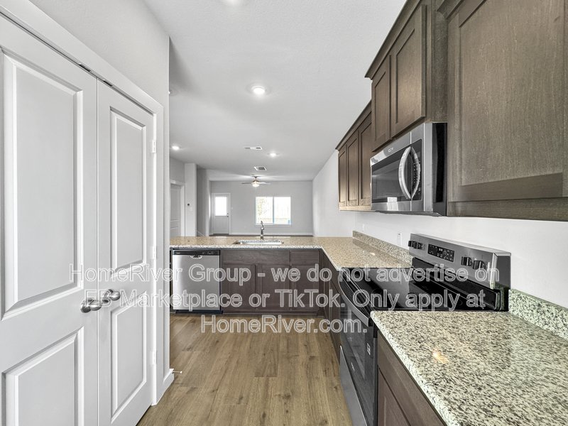 Available Now | Pets Welcome | Fridge Included | property image