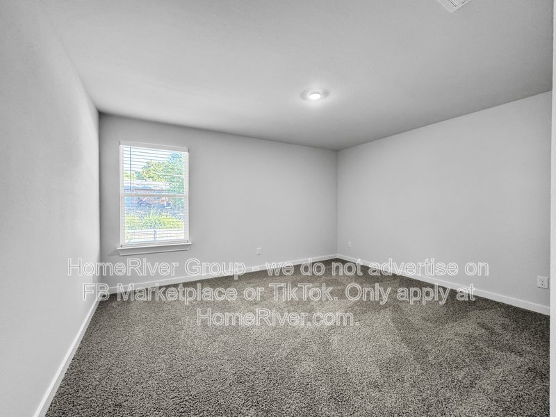 Available Now | Pets Welcome | Fridge Included | property image