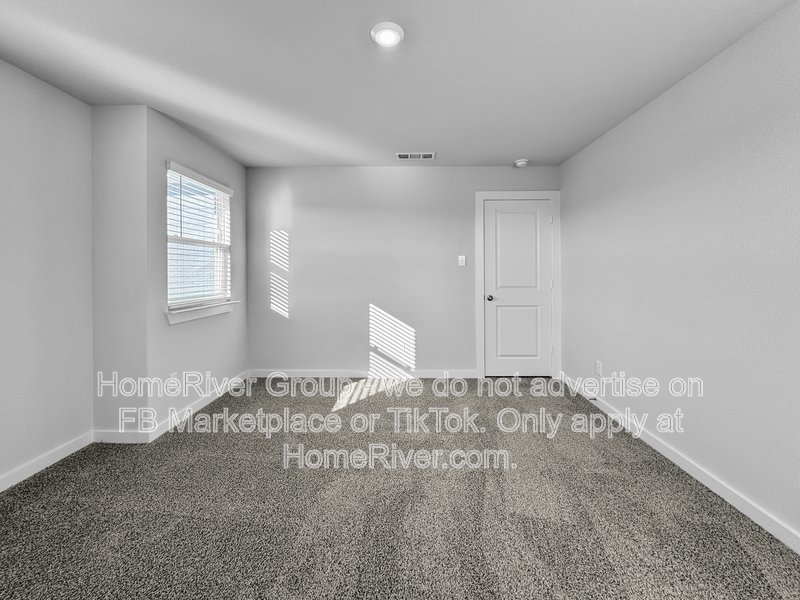 Available Now | Pets Welcome | Fridge Included | property image