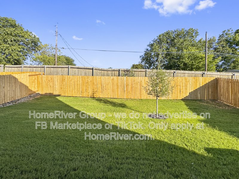 Available Now | Pets Welcome | Fridge Included | property image