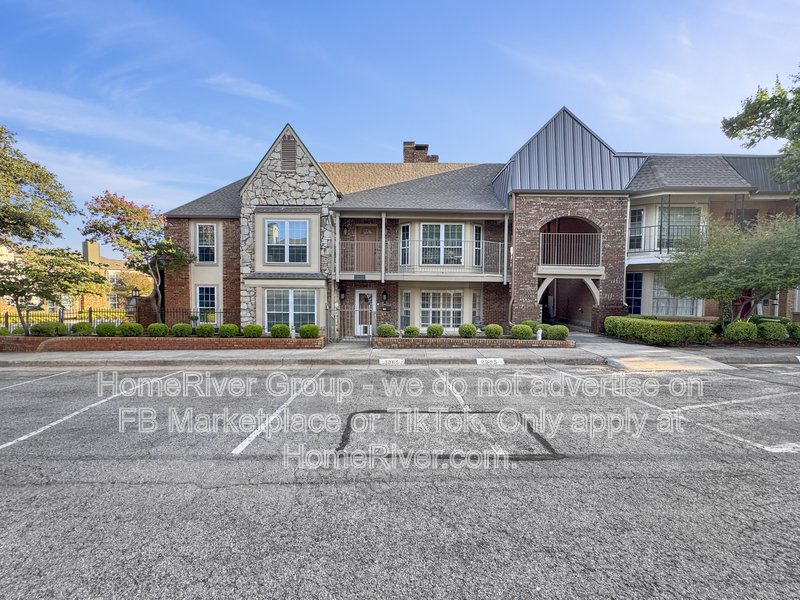 Low-Maintenance Dallas Condo ? Prime Location &amp;amp; Utilities Included! property image