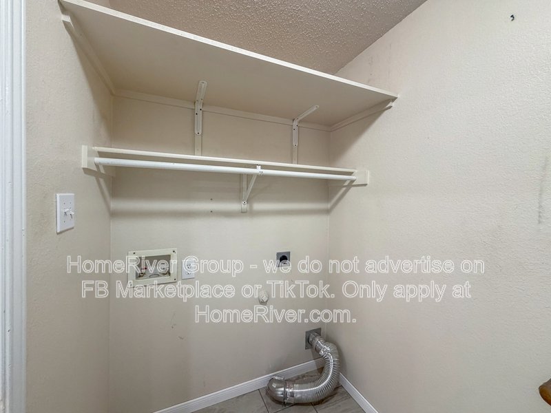 Available Now| Pets Welcome | Cozy Fireplace property image