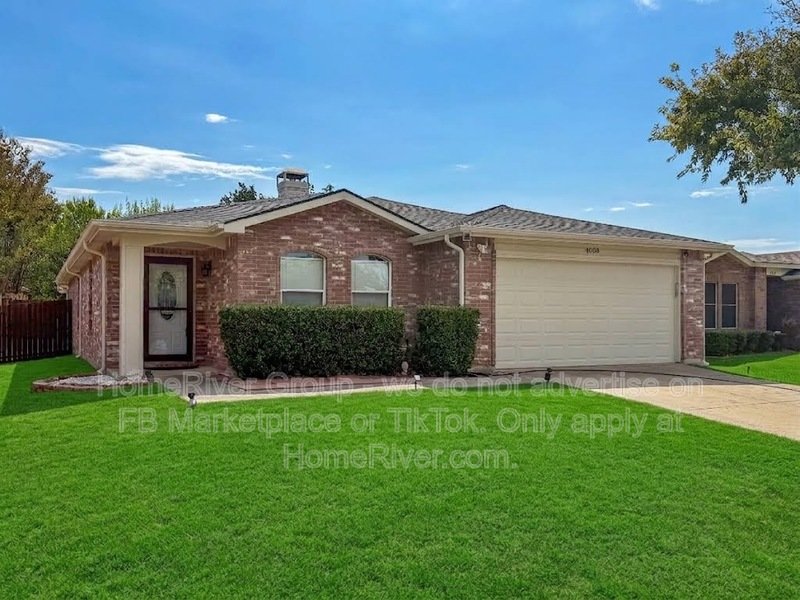 Available Now| Pets Welcome | Cozy Fireplace property image