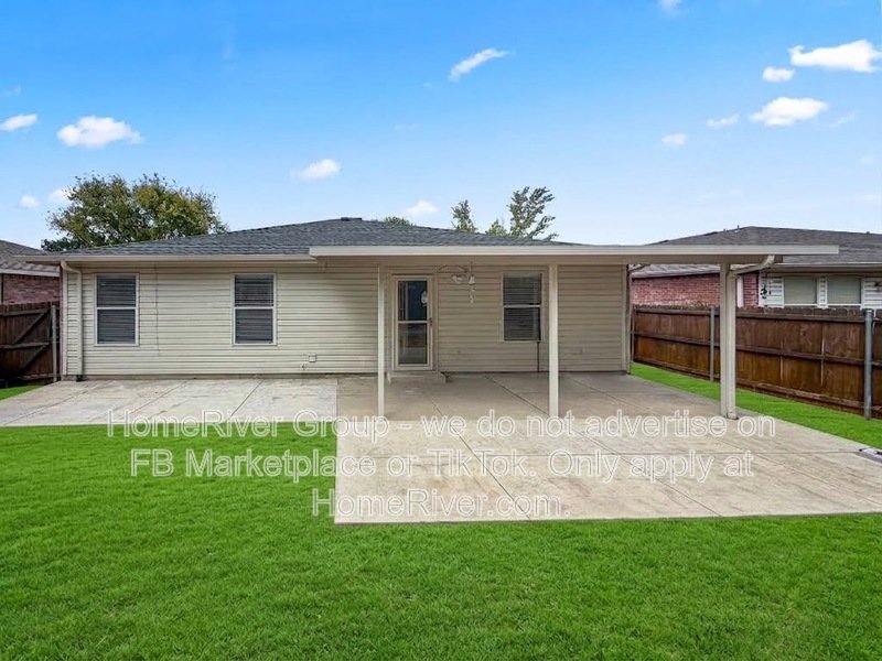 Available Now| Pets Welcome | Cozy Fireplace property image