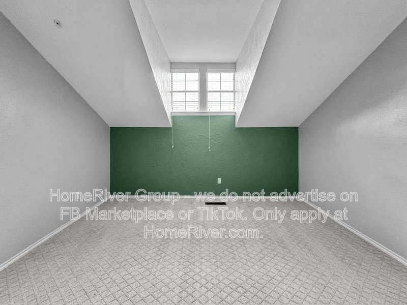 SS Appliances | Covered Parking | Community Pool | Gated property image