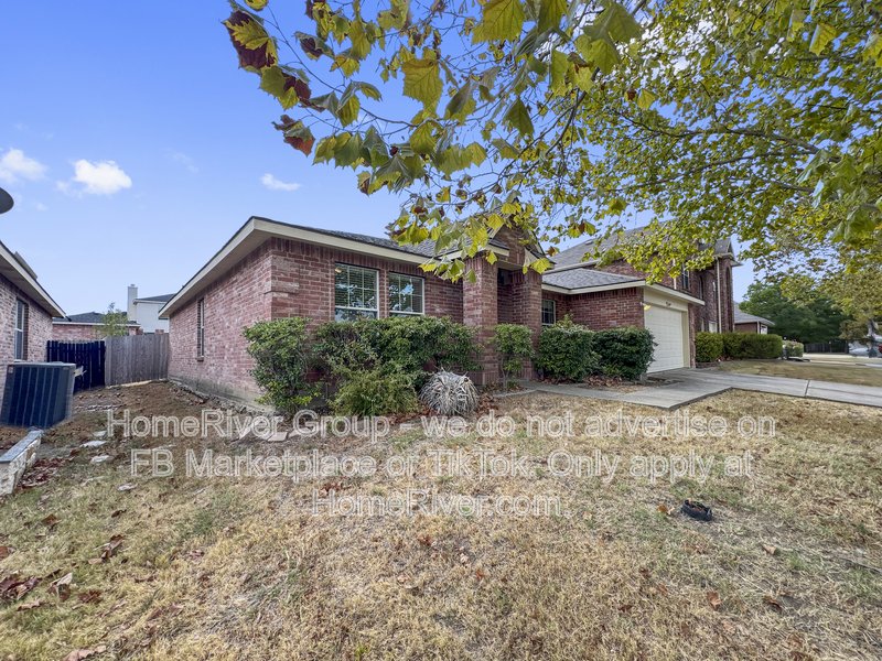 Fireplace | Garage Parking | Community Pool | Forney ISD property image